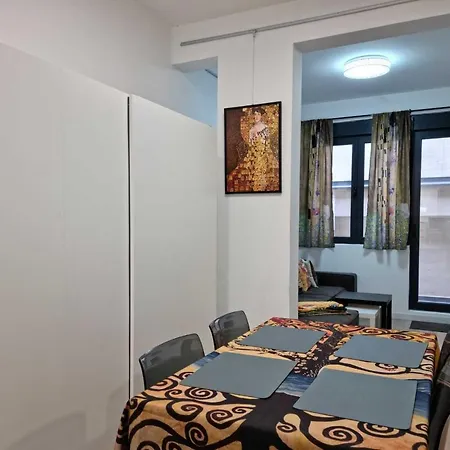 Klimt Business Grade New Comfortable Apartment *